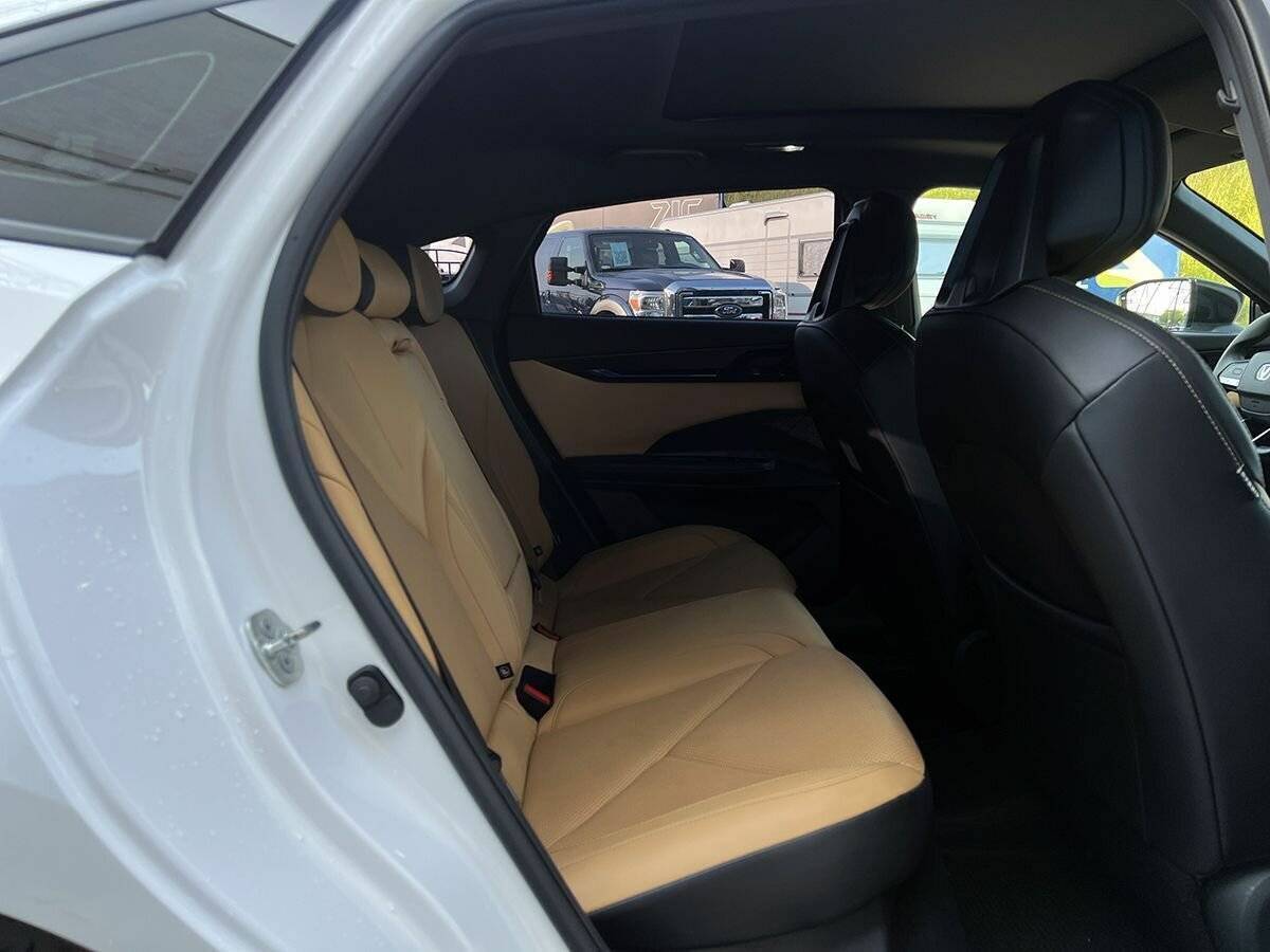 Б/У Чанган УНИ-В 2023 года. Фото: #12