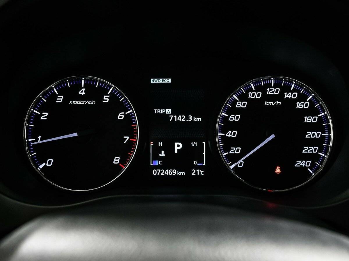 Б/У Митсубиши Оутлэндер 2017 года. Фото: #9