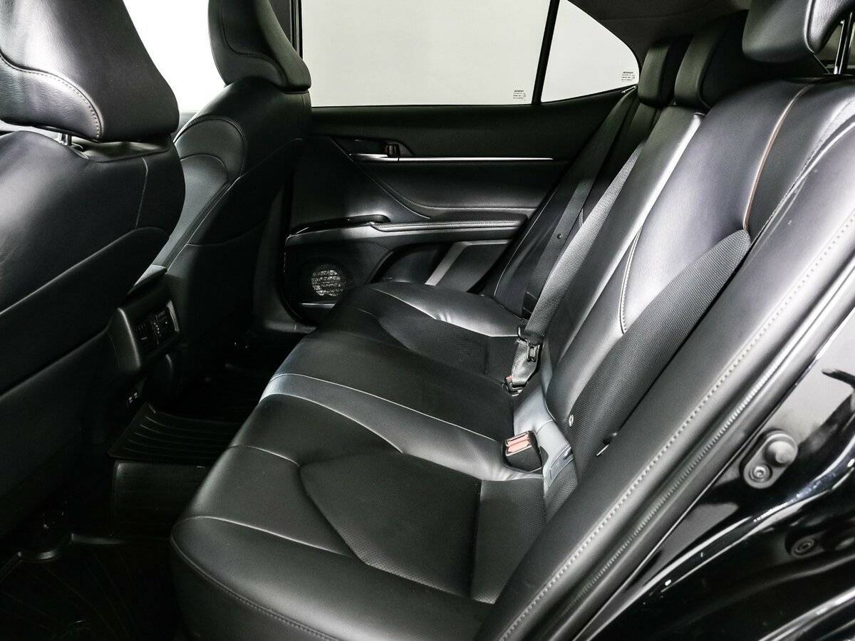 Б/У Тойота Камри 2019 года. Фото: #11