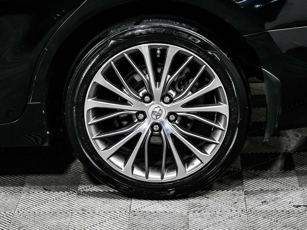 Б/У Тойота Камри 2019 года. Фото: #13