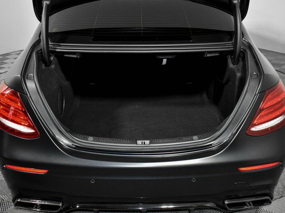 Б/У Мерседес-Бенц Е-Класс АМГ 2017 года. Фото: #23