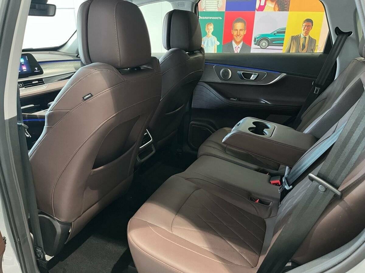 Б/У Чери Tiggo 8 Pro Plug-in Hybrid 2023 года. Фото: #13