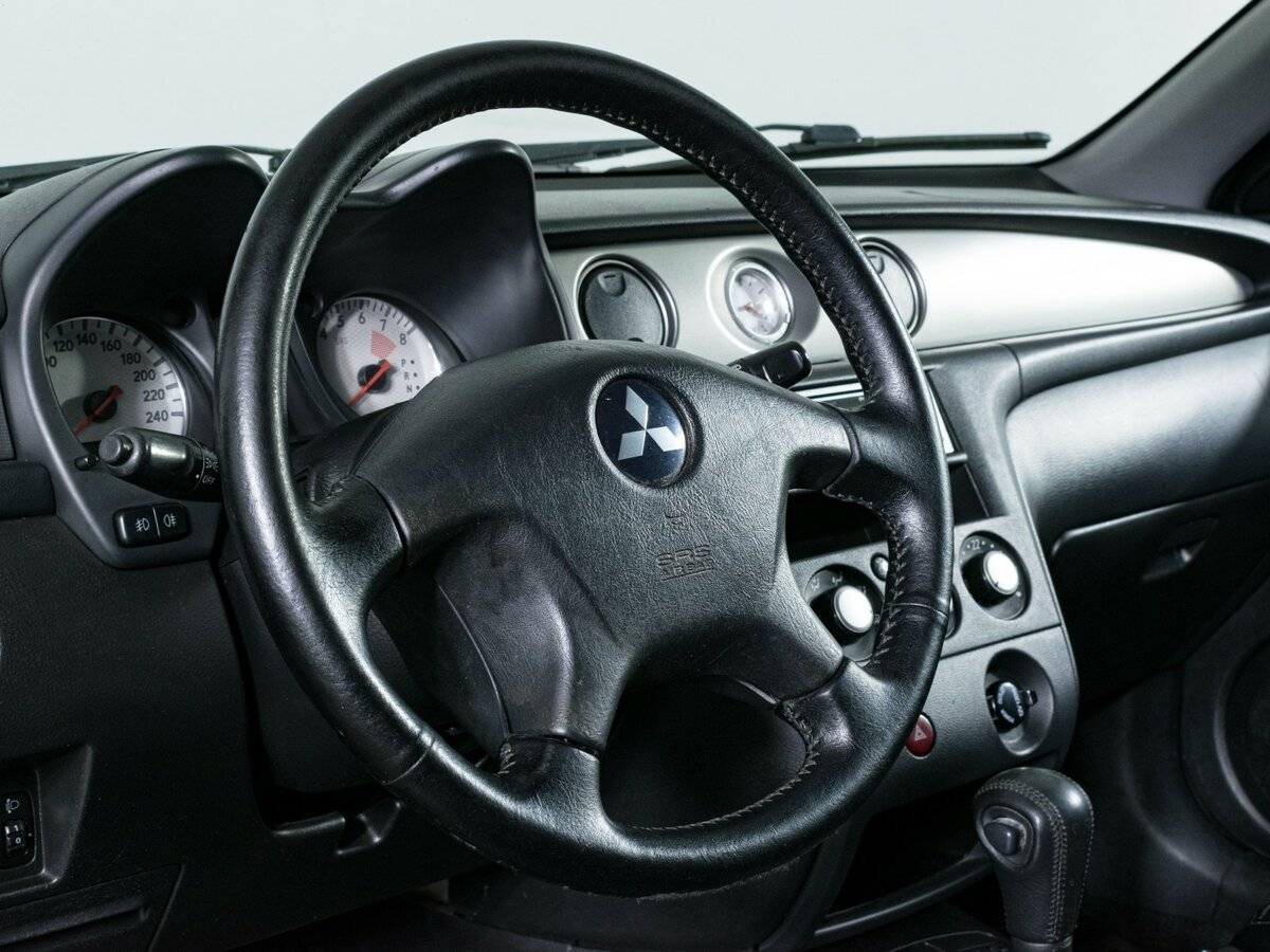 Б/У Митсубиши Оутлэндер 2006 года. Фото: #11