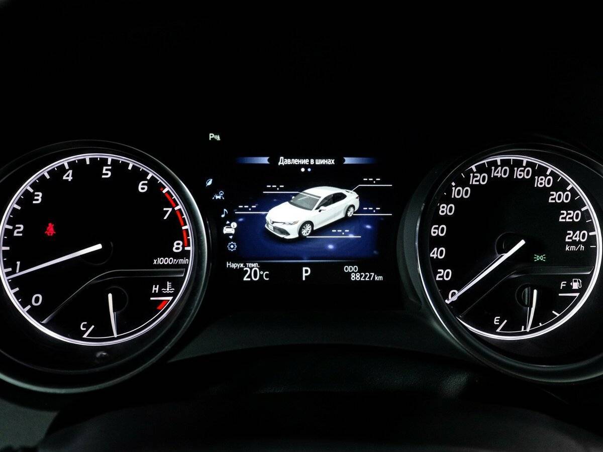 Б/У Тойота Камри 2019 года. Фото: #10