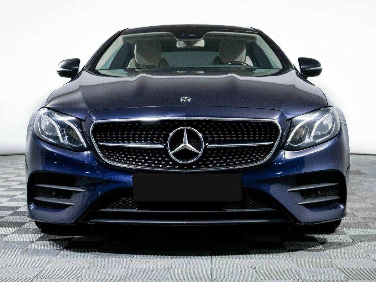 Б/У Мерседес-Бенц Е-Класс 2018 года. Фото: #1