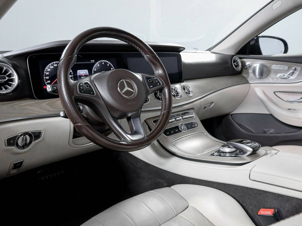 Б/У Мерседес-Бенц Е-Класс 2018 года. Фото: #13