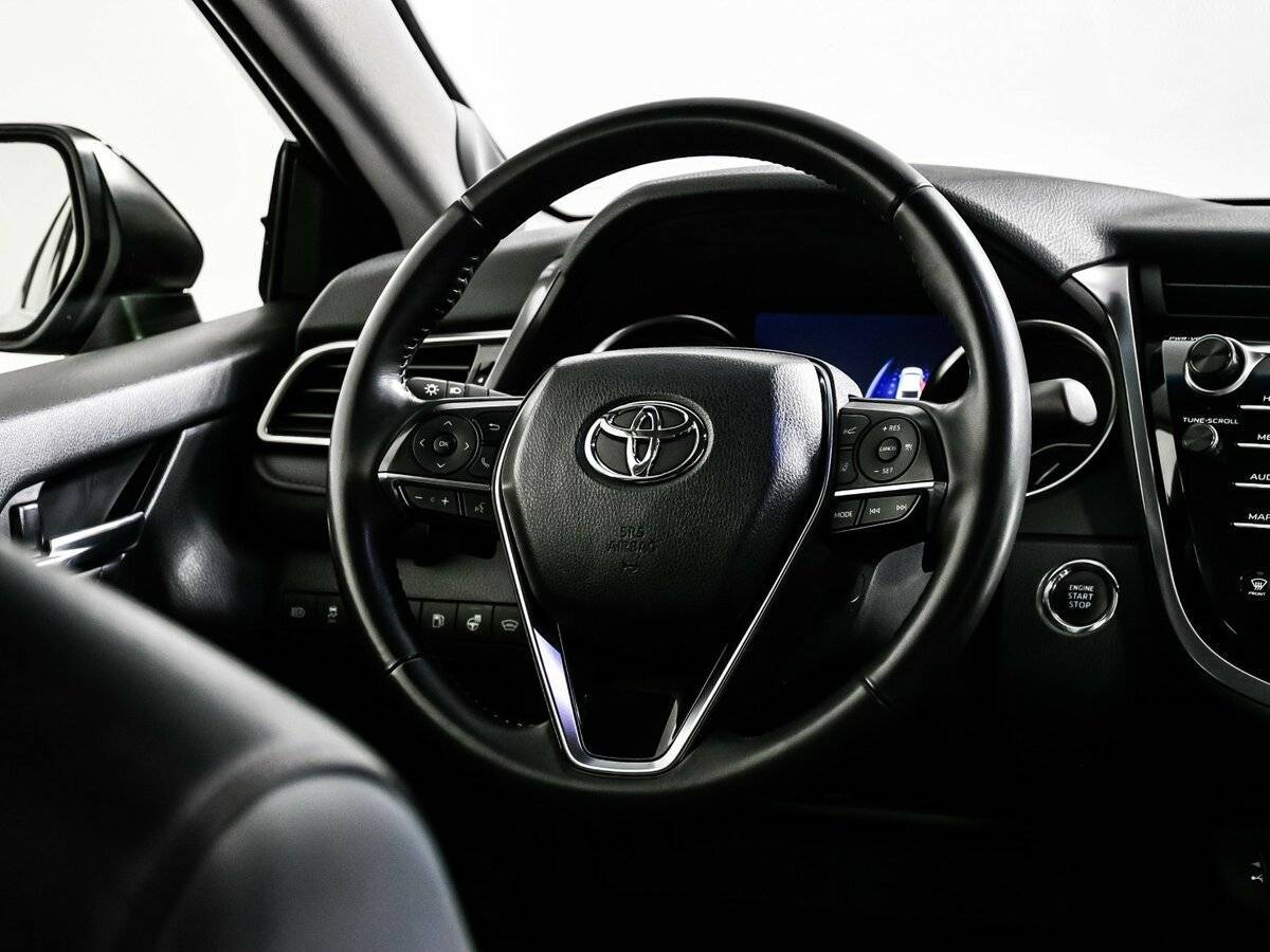 Б/У Тойота Камри 2018 года. Фото: #15