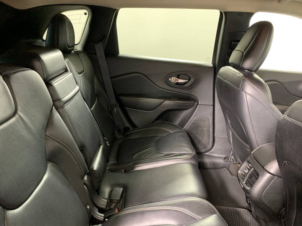 Б/У Джип Чироки 2014 года. Фото: #16