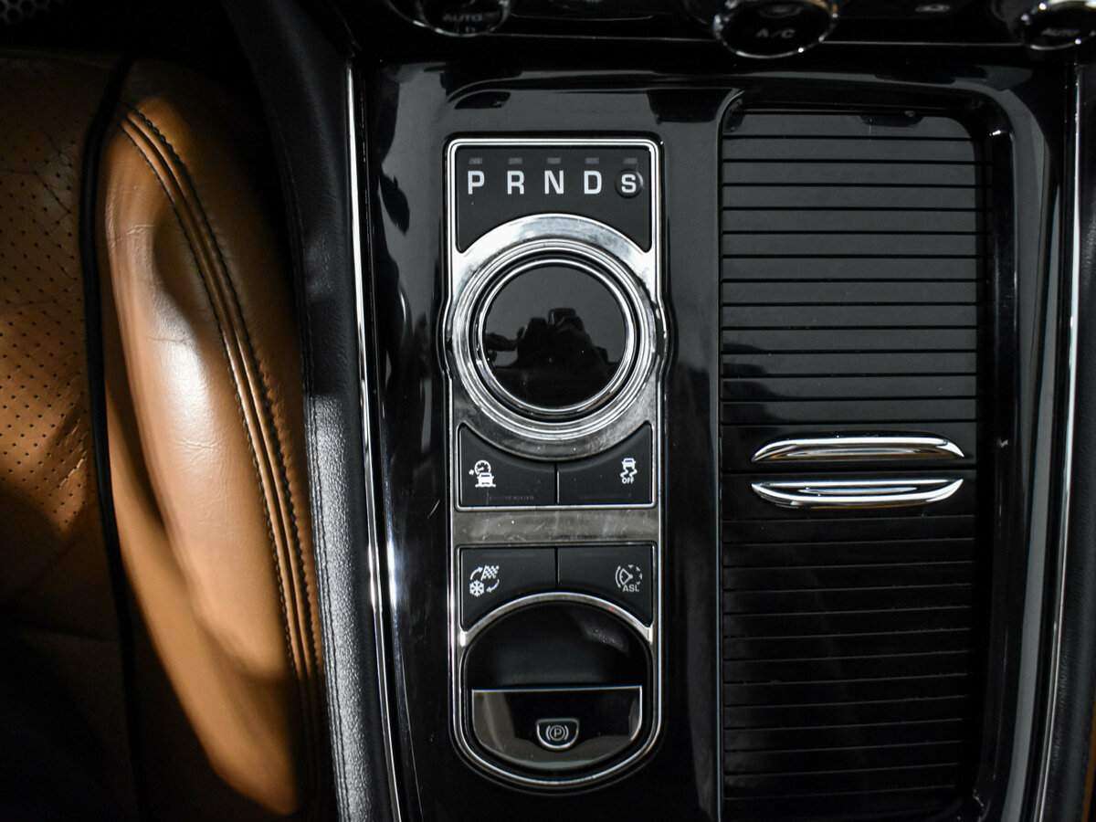 Б/У Ягуар ИксДжи 2016 года. Фото: #9