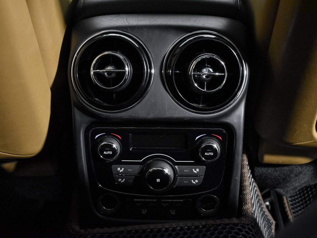 Б/У Ягуар ИксДжи 2016 года. Фото: #16