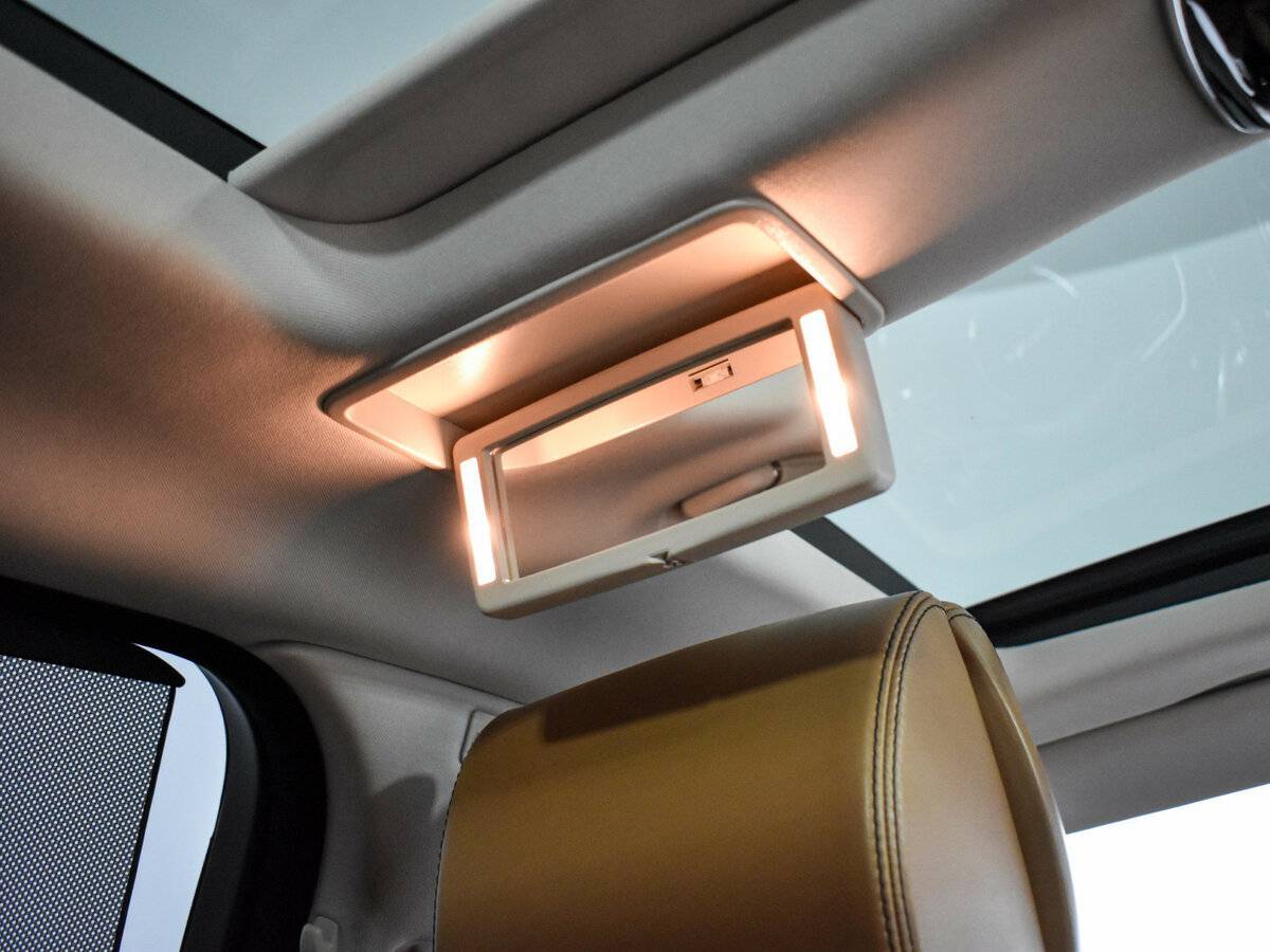 Б/У Ягуар ИксДжи 2016 года. Фото: #17