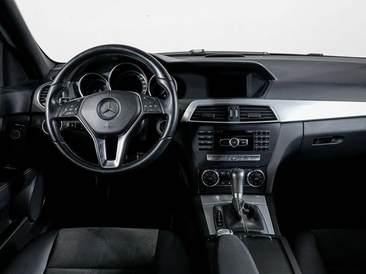 Б/У Мерседес-Бенц Ц-Класс 2013 года. Фото: #11