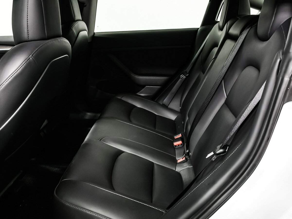 Б/У Тесла Модел 3 2021 года. Фото: #11