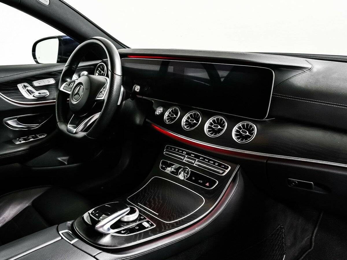 Б/У Мерседес-Бенц Е-Класс 2017 года. Фото: #8