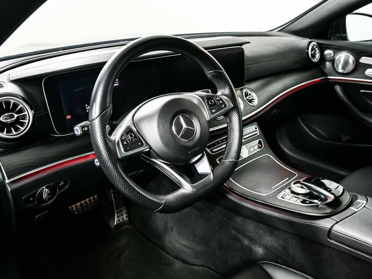 Б/У Мерседес-Бенц Е-Класс 2017 года. Фото: #10