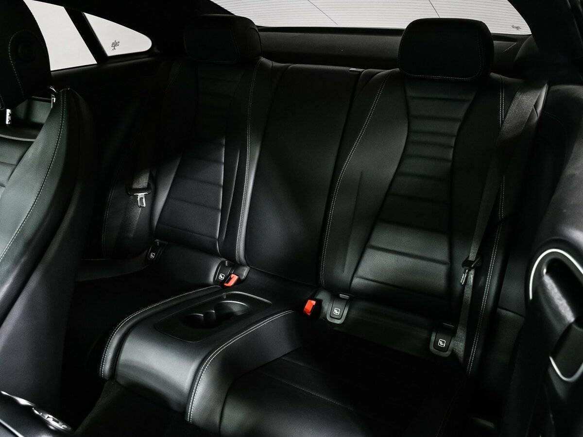 Б/У Мерседес-Бенц Е-Класс 2017 года. Фото: #11