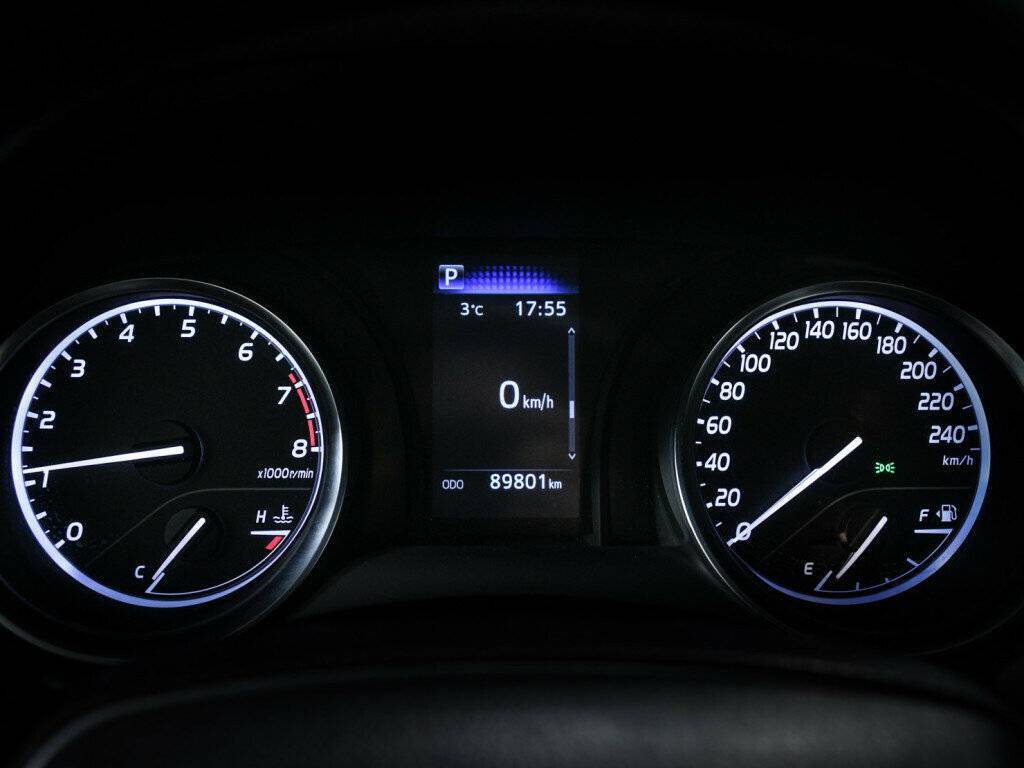 Б/У Тойота Камри 2021 года. Фото: #9