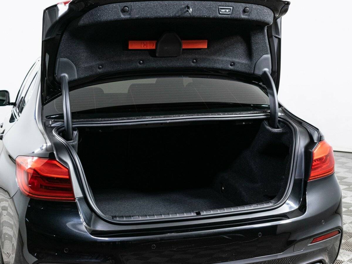 Б/У БМВ 5 серии 2019 года. Фото: #8