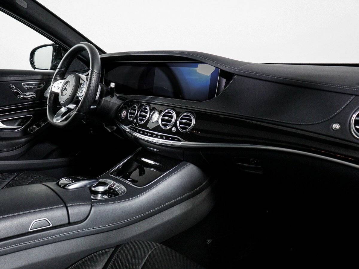 Б/У Мерседес-Бенц С-Класс 2018 года. Фото: #8