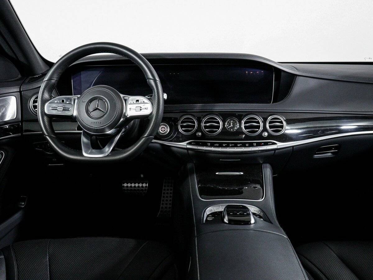 Б/У Мерседес-Бенц С-Класс 2018 года. Фото: #11