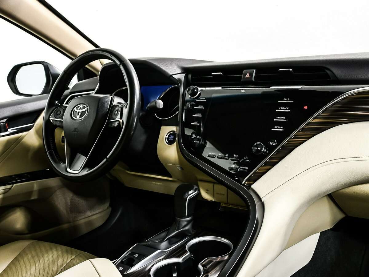 Б/У Тойота Камри 2020 года. Фото: #8