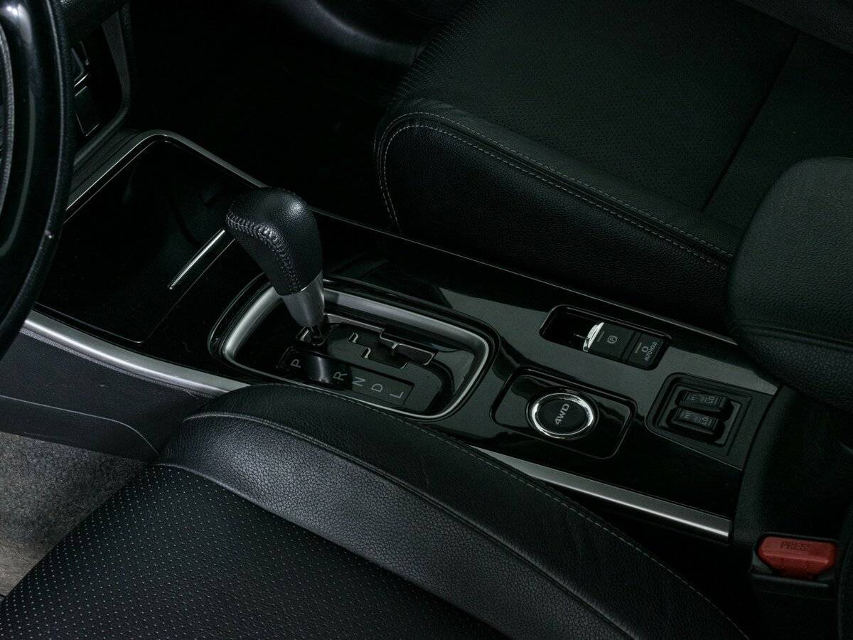 Б/У Митсубиши Оутлэндер 2018 года. Фото: #15