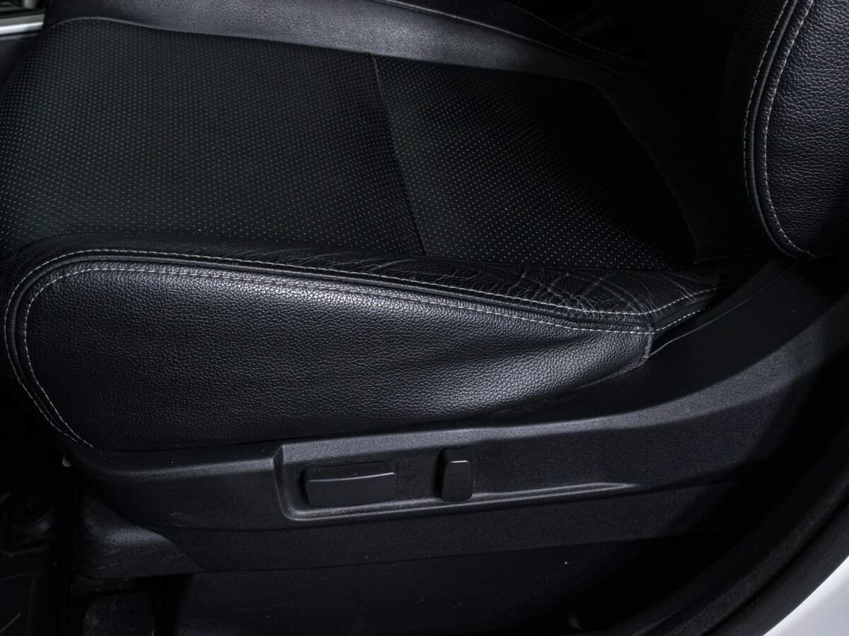 Б/У Митсубиши Оутлэндер 2018 года. Фото: #16