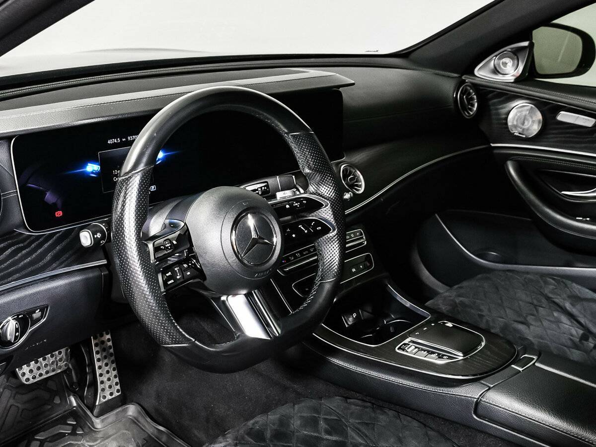 Б/У Мерседес-Бенц Е-Класс 2021 года. Фото: #11