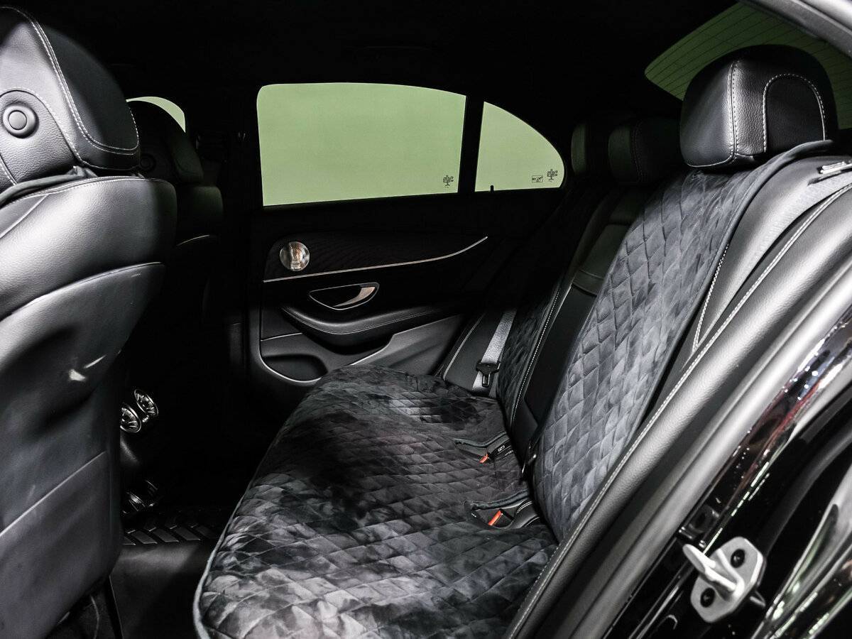 Б/У Мерседес-Бенц Е-Класс 2021 года. Фото: #12