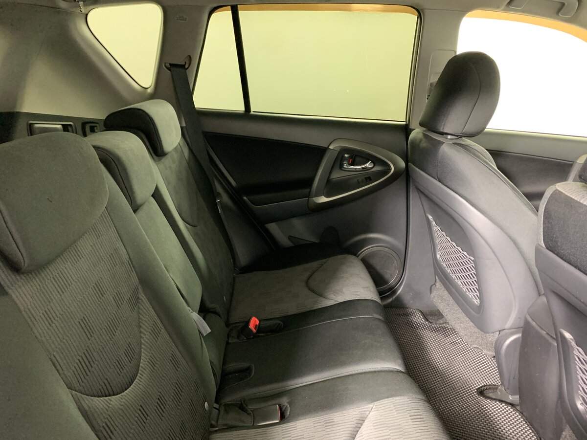 Б/У Тойота Рав4 2010 года. Фото: #16