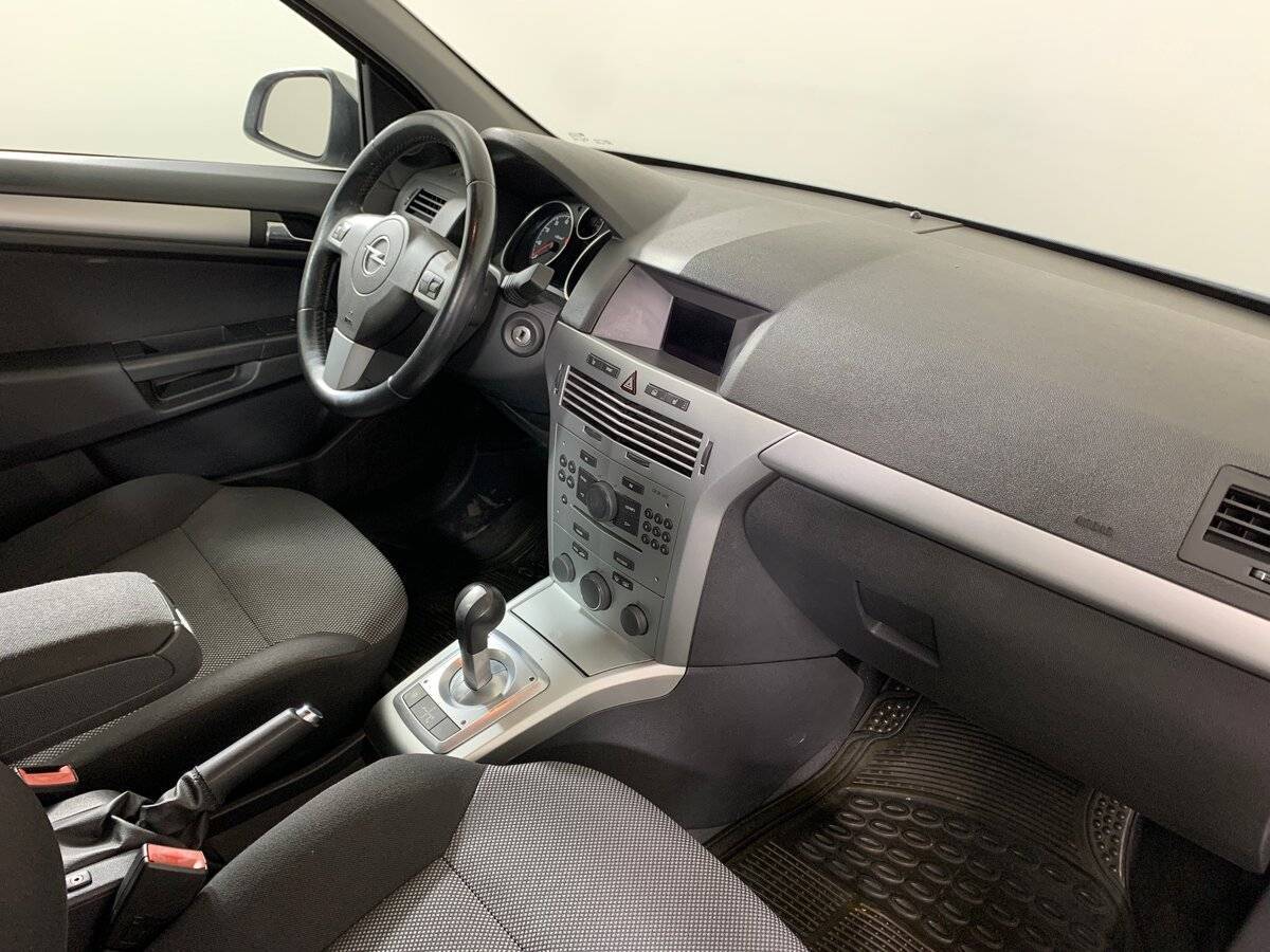 Б/У Опель Астра 2010 года. Фото: #12