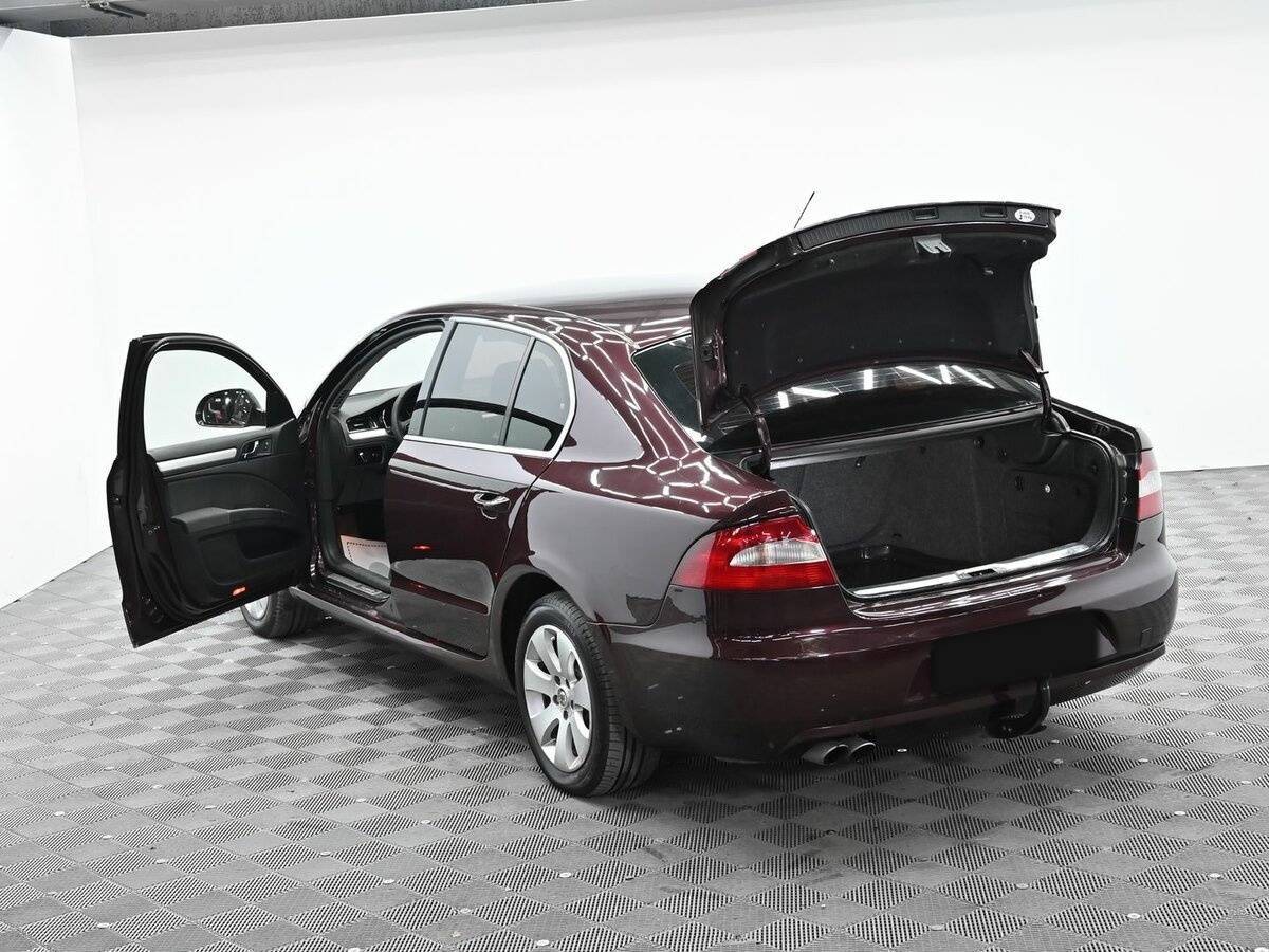 Б/У Шкода Суперб 2009 года. Фото: #4