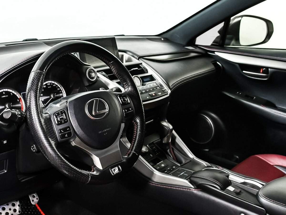 Б/У Лексус Н-Икс 2016 года. Фото: #11