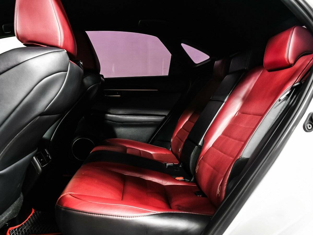 Б/У Лексус Н-Икс 2016 года. Фото: #12