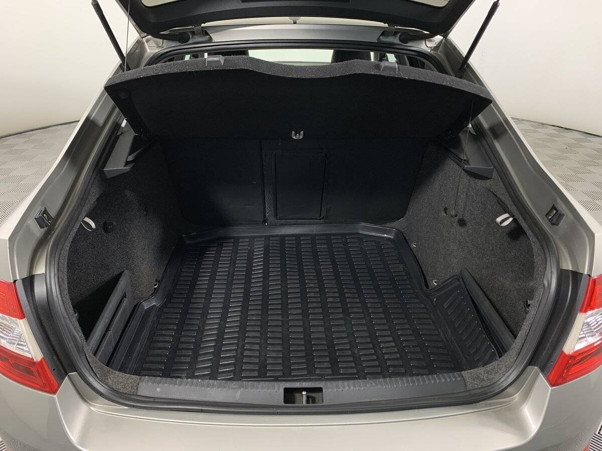 Б/У Шкода Октавия 2013 года. Фото: #18