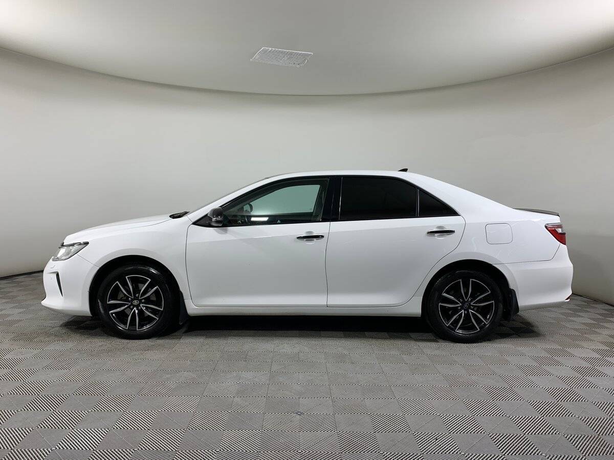 Б/У Тойота Камри 2017 года. Фото: #7