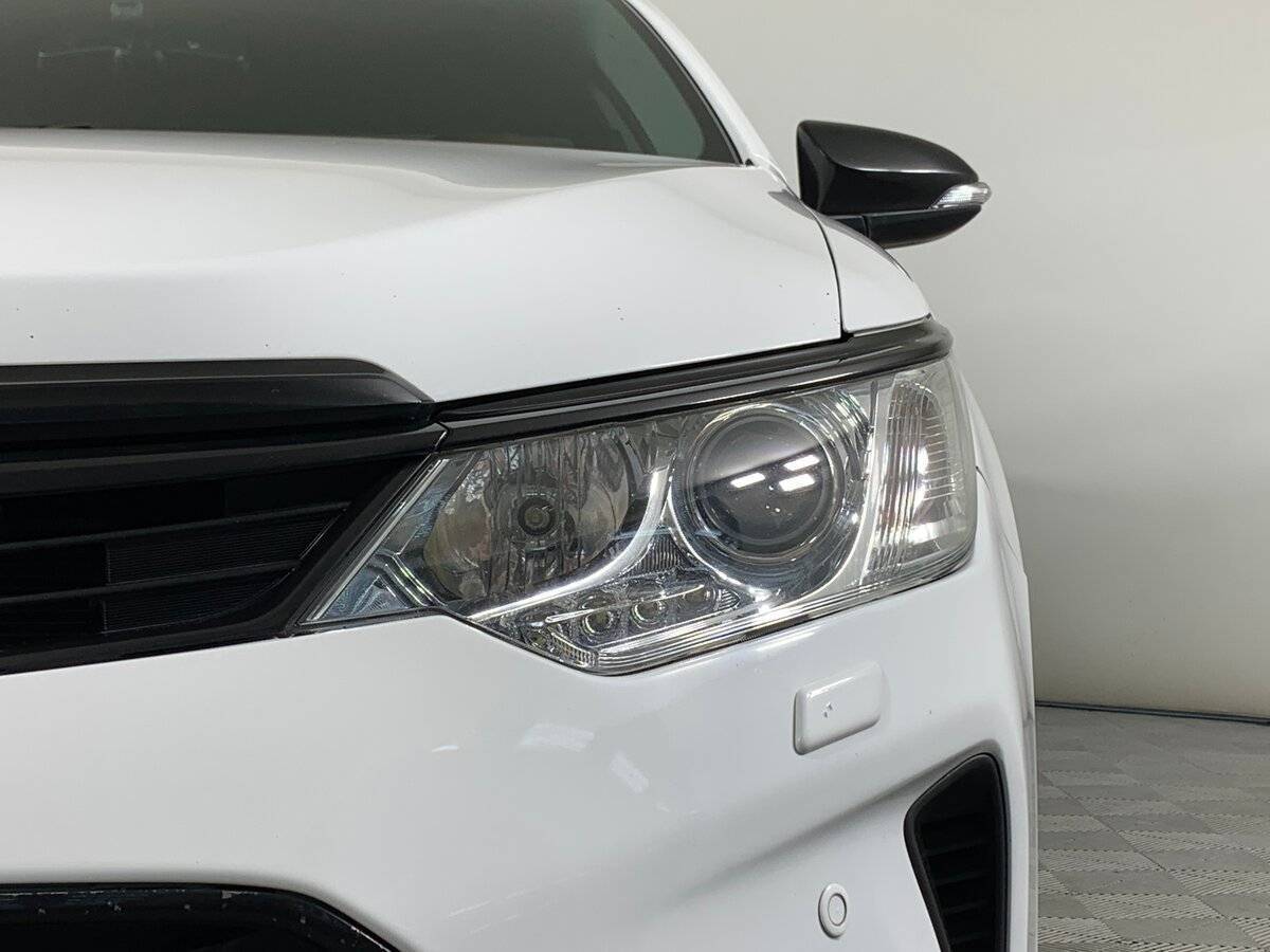 Б/У Тойота Камри 2017 года. Фото: #9