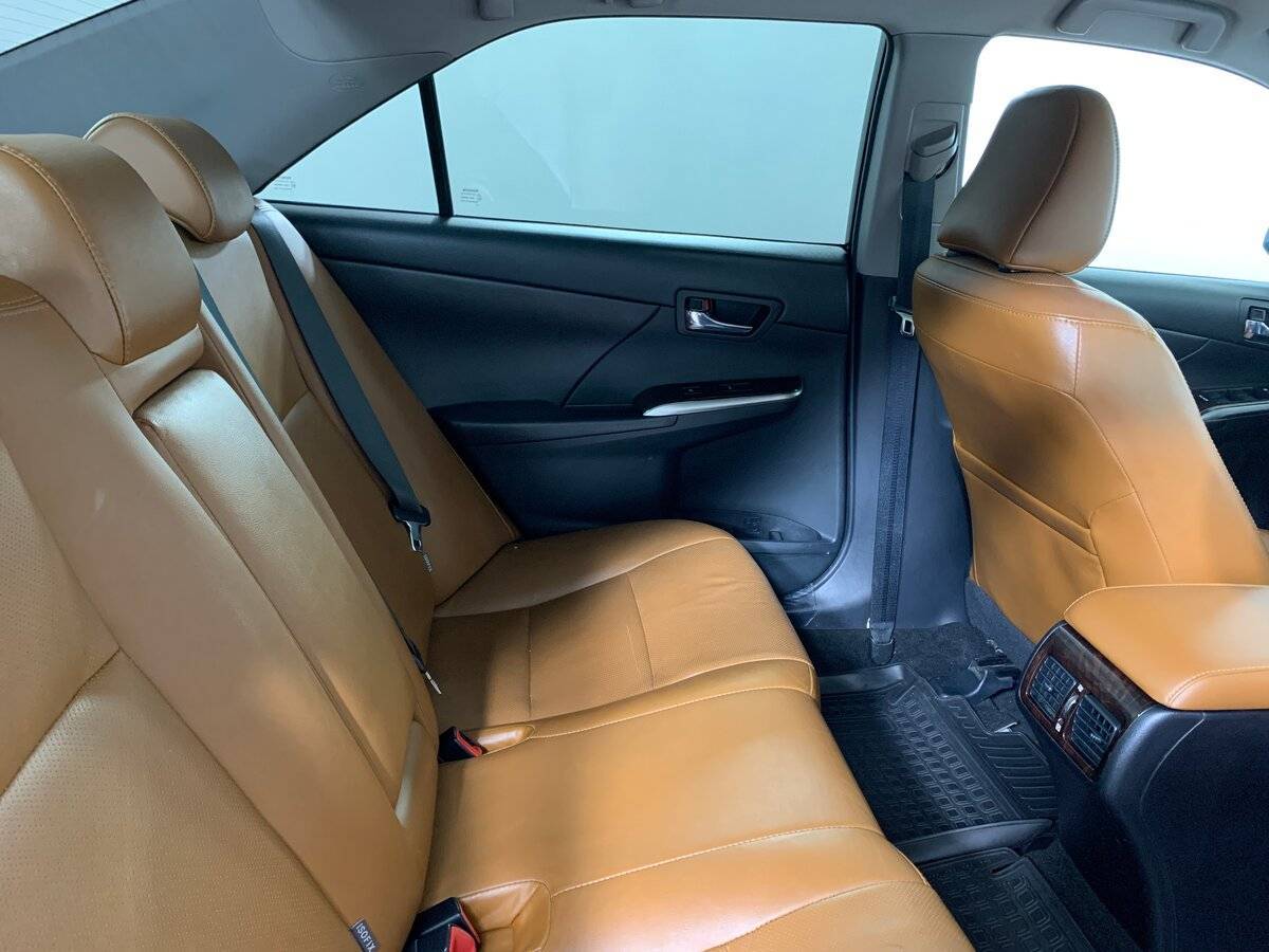 Б/У Тойота Камри 2017 года. Фото: #16