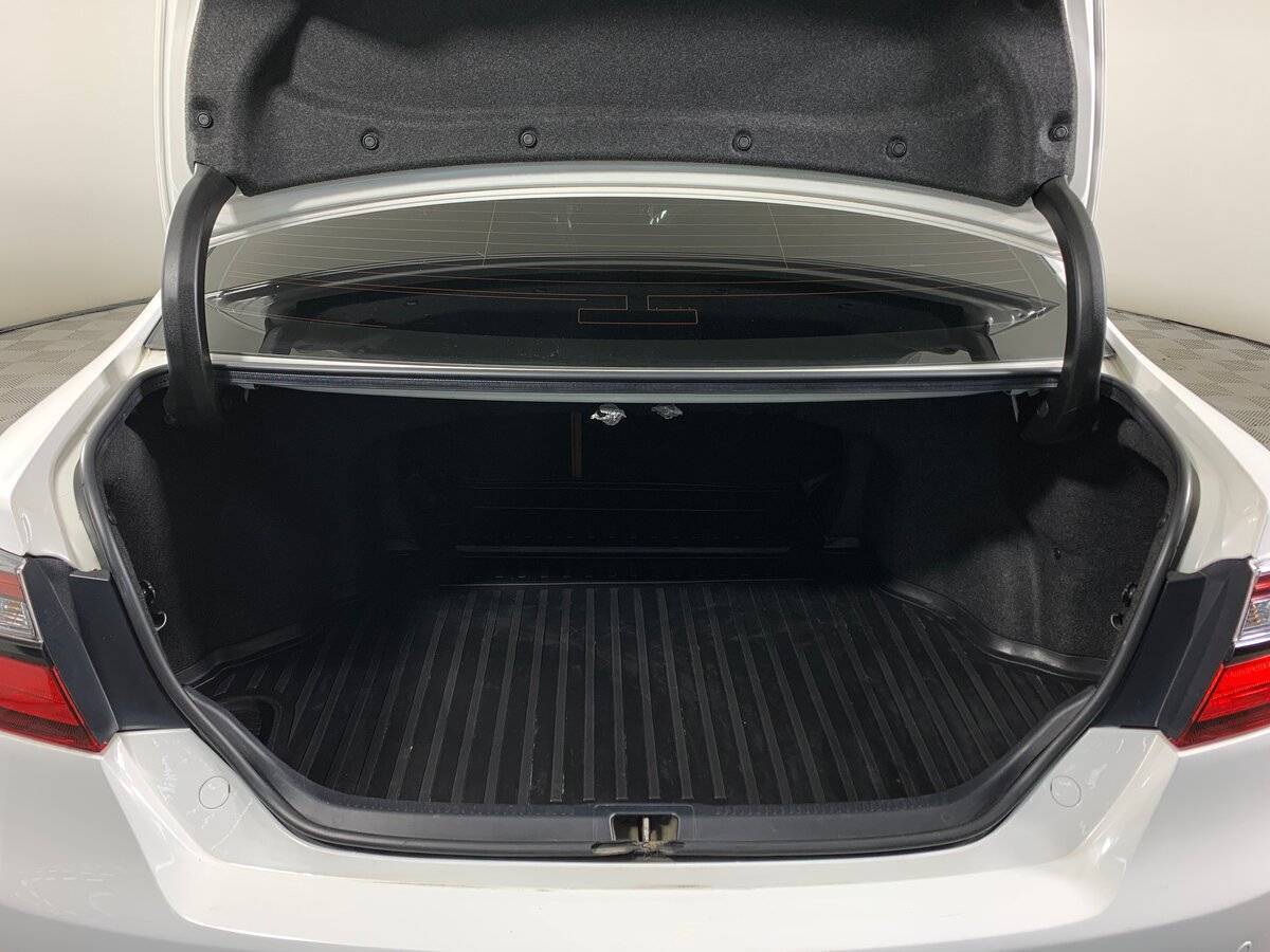 Б/У Тойота Камри 2017 года. Фото: #18