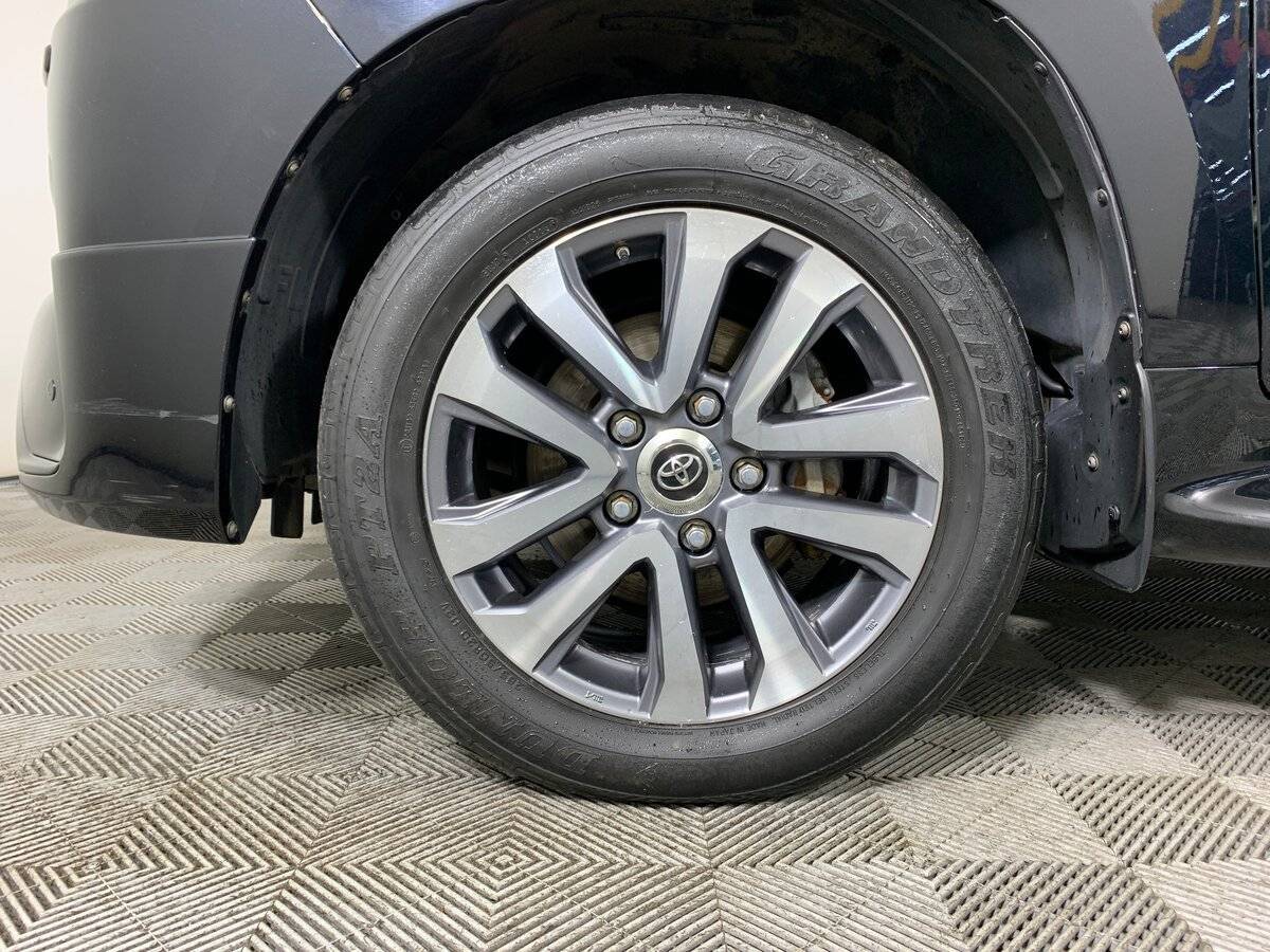 Б/У Тойота Лэнд Крузер 2016 года. Фото: #8