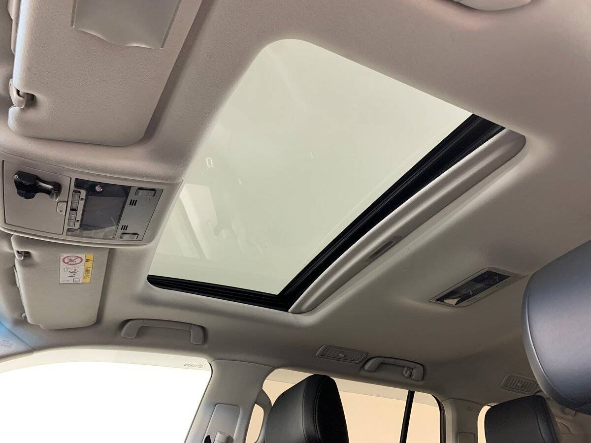 Б/У Тойота Лэнд Крузер 2016 года. Фото: #17