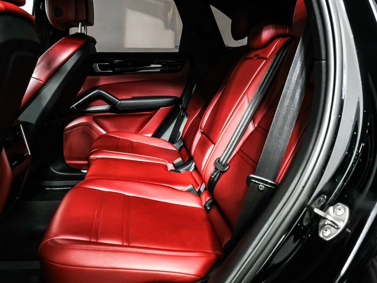 Б/У Порш Кайен 2018 года. Фото: #11