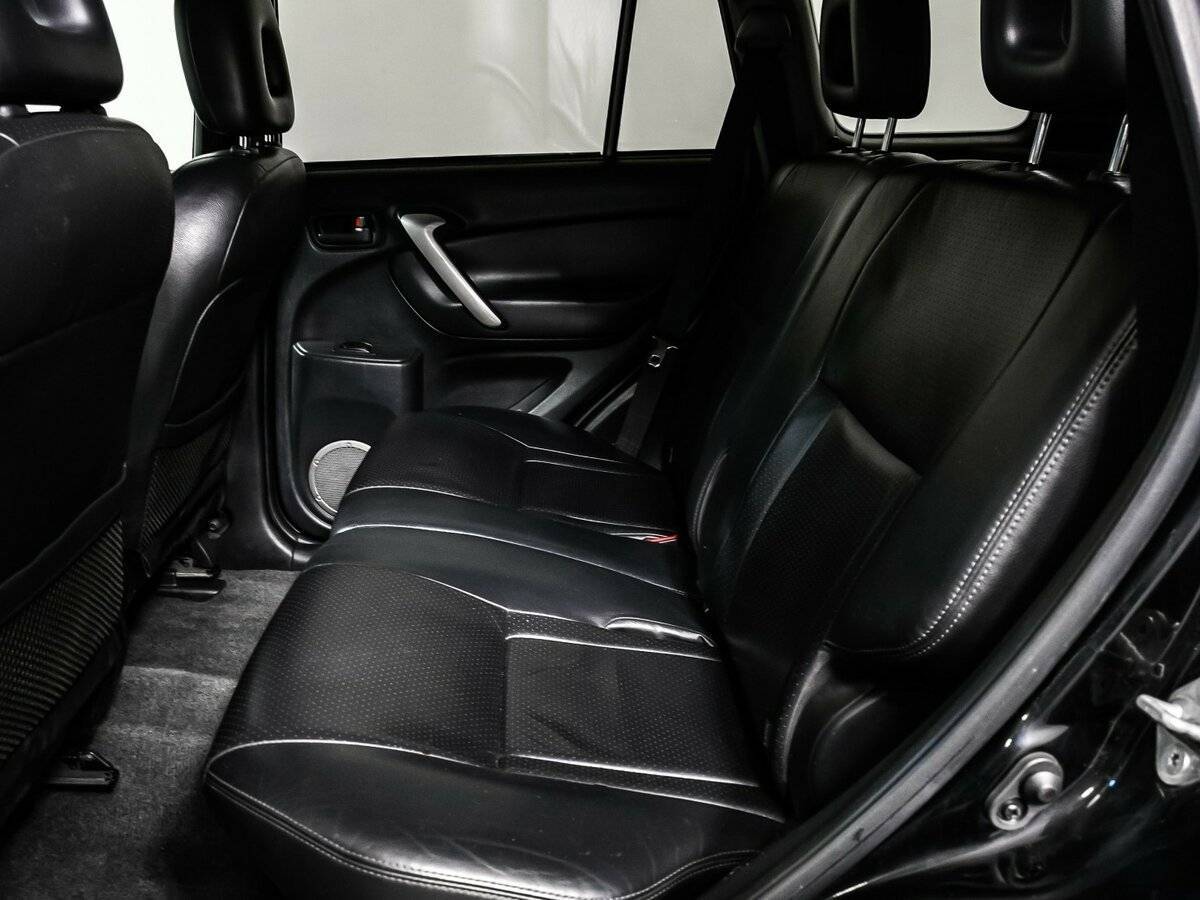 Б/У Тойота Рав4 2005 года. Фото: #11