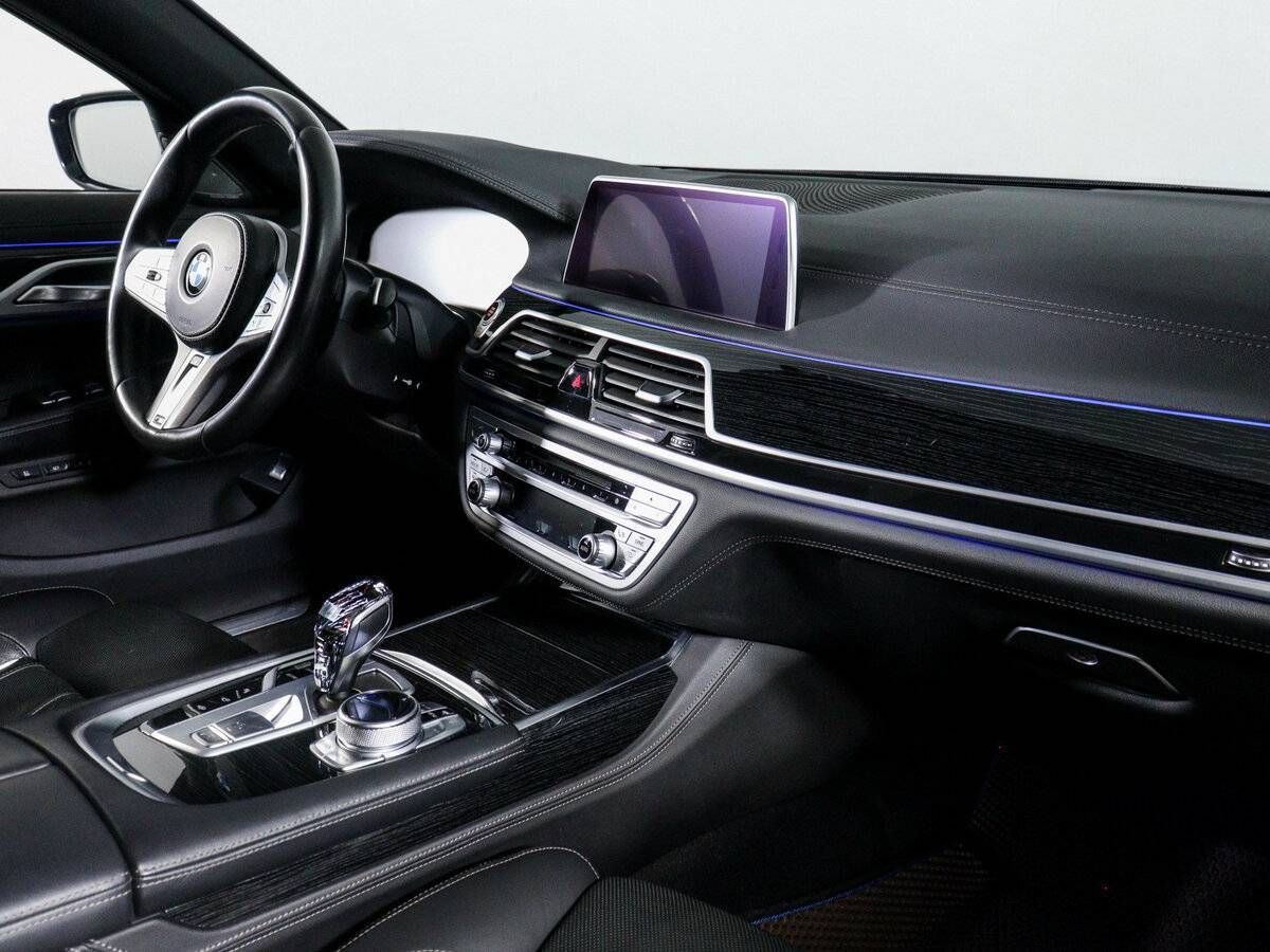 Б/У БМВ 7 серии 2019 года. Фото: #8