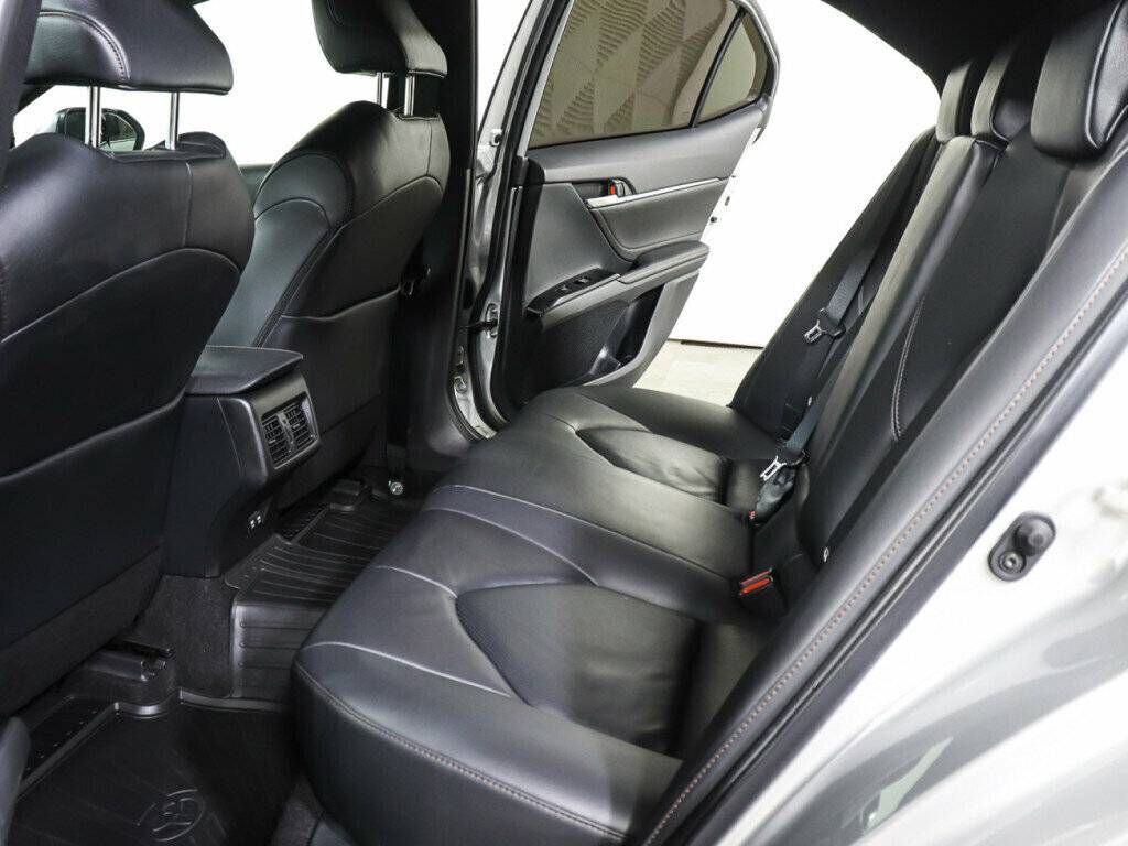 Б/У Тойота Камри 2018 года. Фото: #10