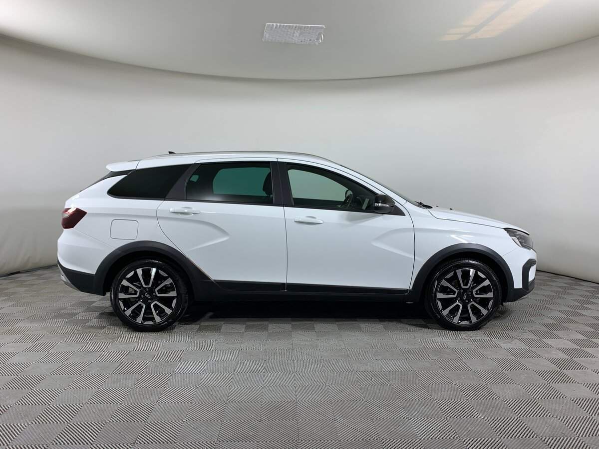 Б/У Лада (ВАЗ) Веста 2024 года. Фото: #3