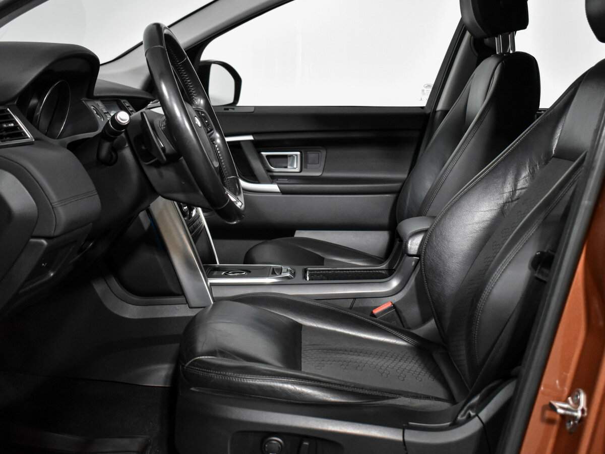 Б/У Лэнд Ровер Дискавери Спорт 2017 года. Фото: #8