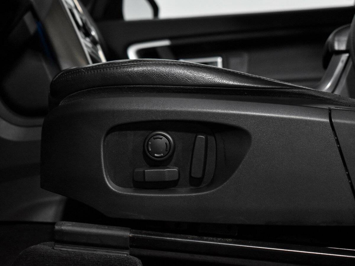 Б/У Лэнд Ровер Дискавери Спорт 2017 года. Фото: #9