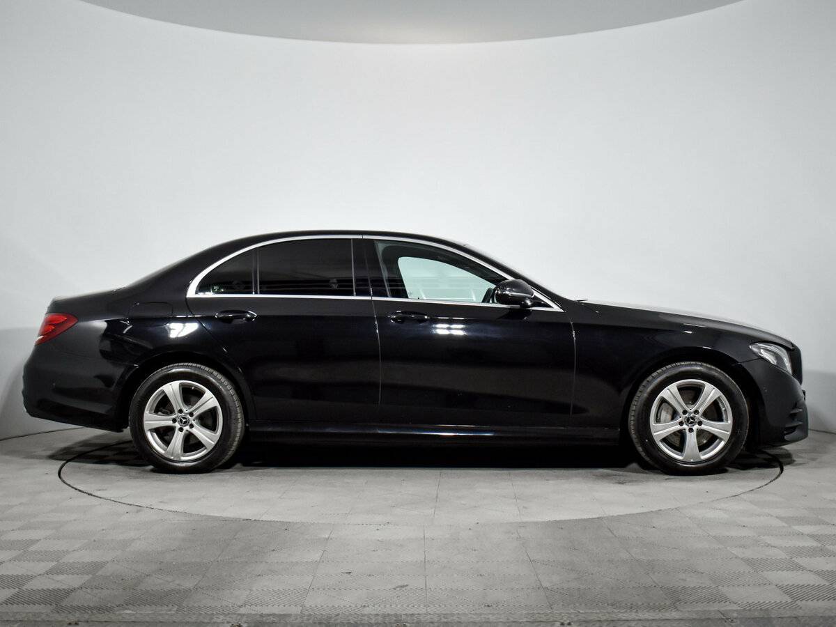 Б/У Мерседес-Бенц Е-Класс 2020 года. Фото: #3