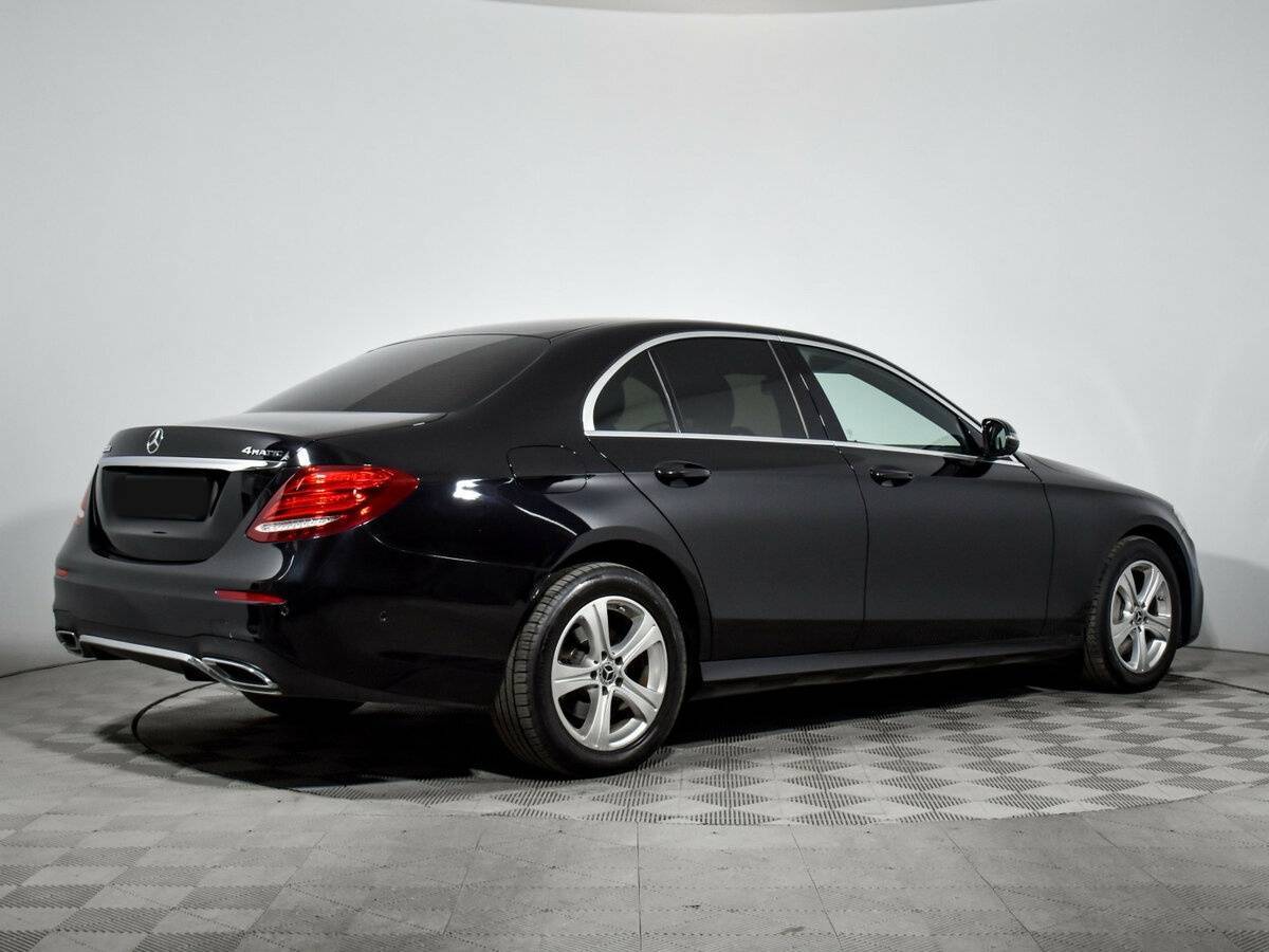 Б/У Мерседес-Бенц Е-Класс 2020 года. Фото: #4